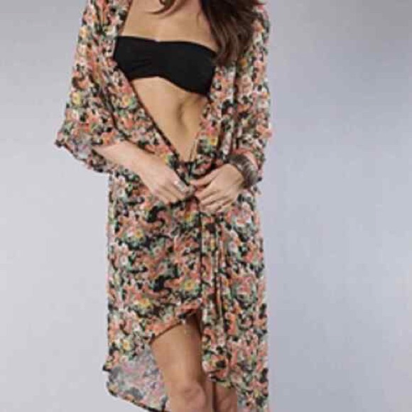 UNIF - FLORAL CHIFFON KIMONO - Picture 2 of 6